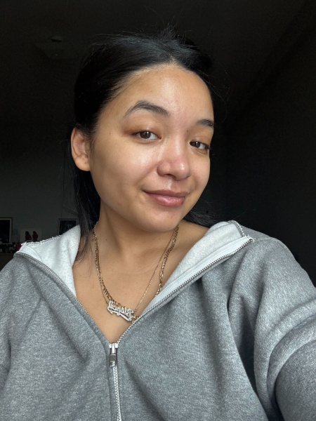 Allure social media manager Bianca Richards poses for a makeupfree selfie
